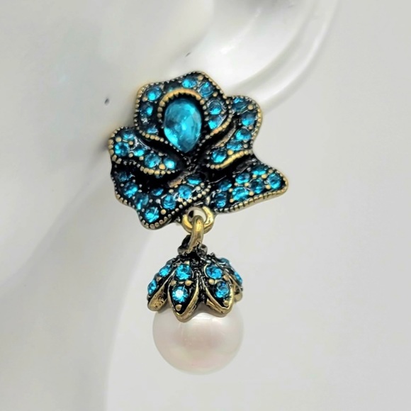 Heidi Daus Blue Topaz Swarovski Crystal Rosebud Drop Earrings with White Pearls - Picture 5 of 8
